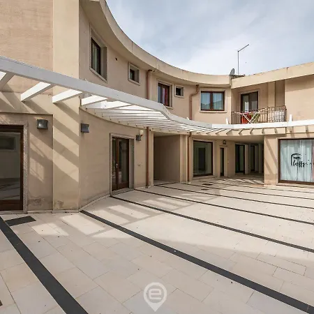 La Corte Apartment *