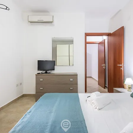 La Corte Apartment *